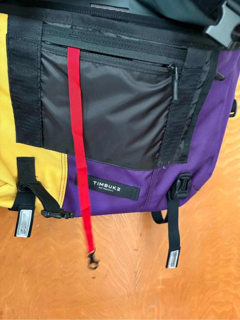 Vintage 90’s Timbuk2 Two-Tone Purple and Yellow Messenger Bag lakers colors